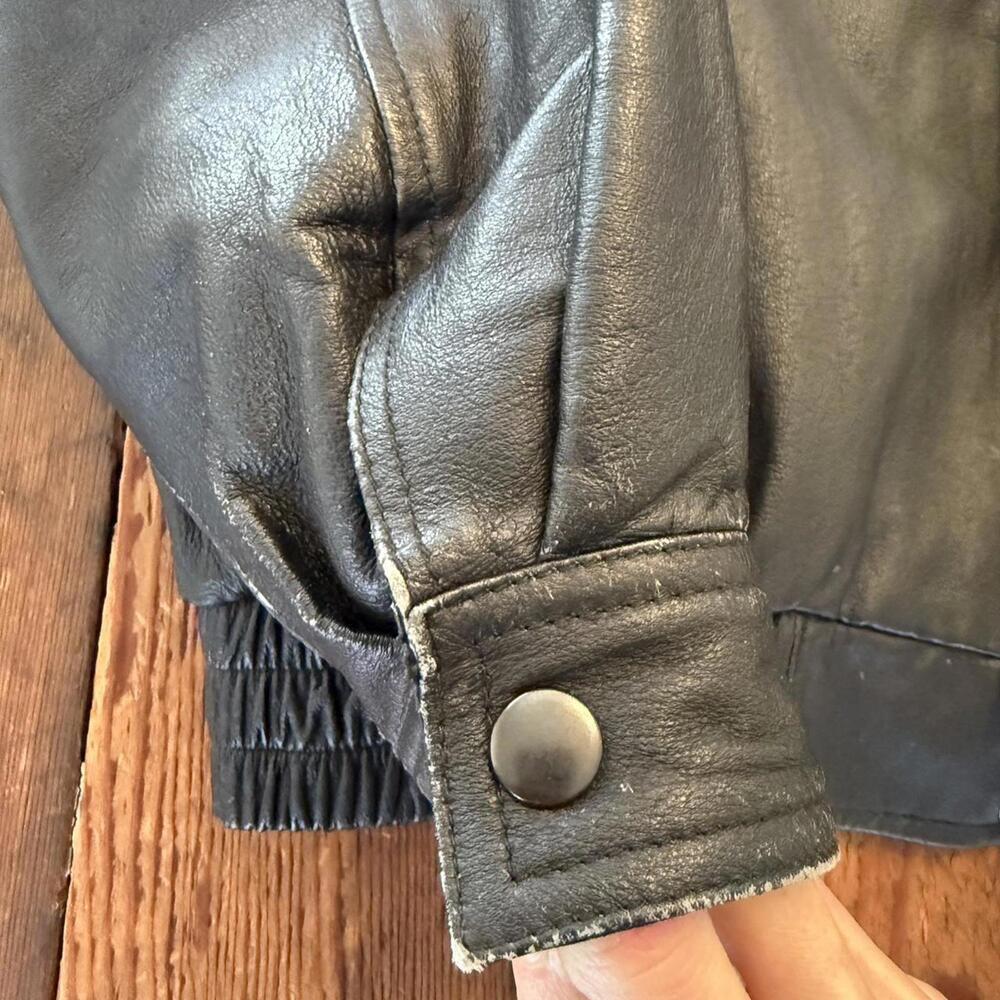 Vintage men’s black leather bomber style jacket - Picture 8 of 8